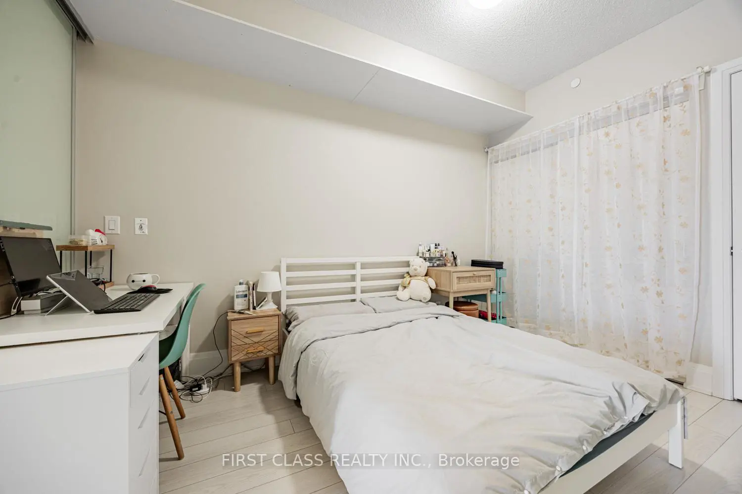 Additional image 9 of 120 Harrison Garden Boulevard 731