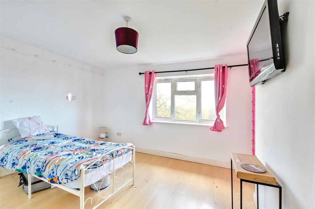Additional image 9 of 2 bed flat for saleGibbons Avenue, Stapleford NG9