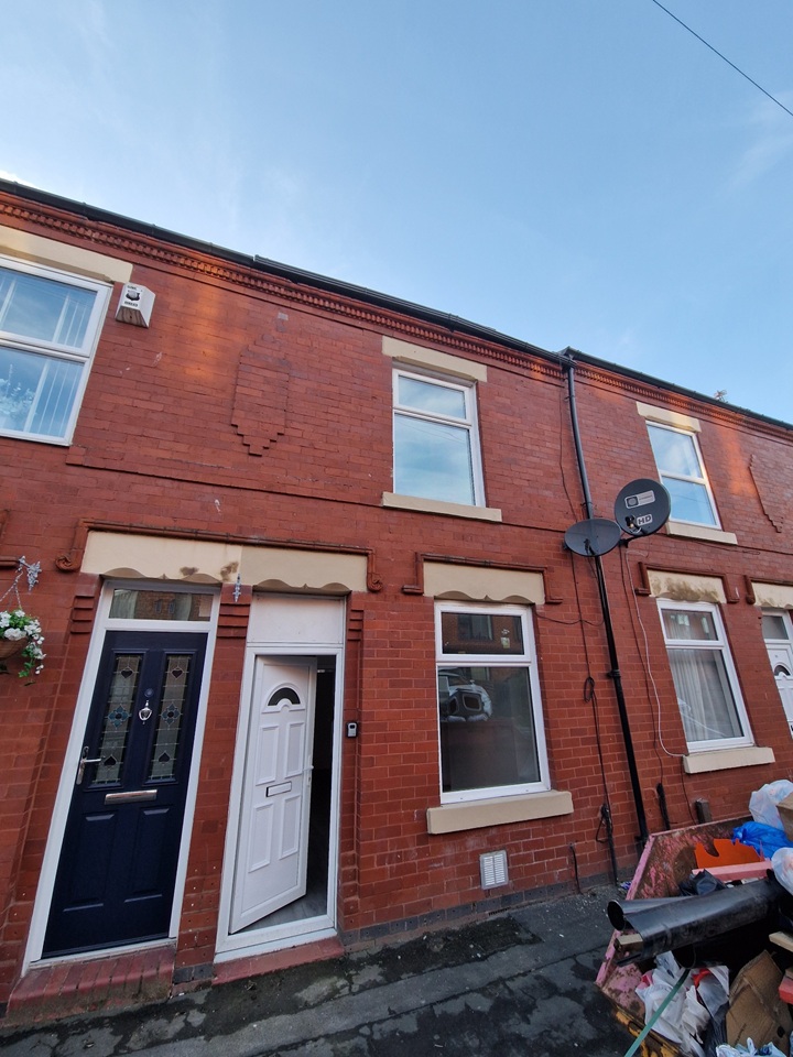 2 Bed Terraced House, Norway Street, M6, N1 7GU