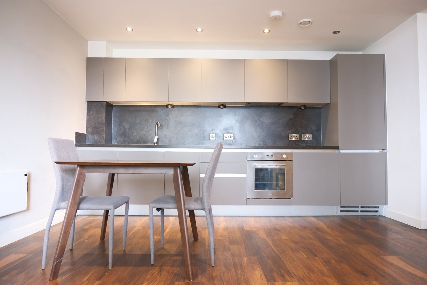 2 Bed Flat, Regent Road, M3, N1 7GU