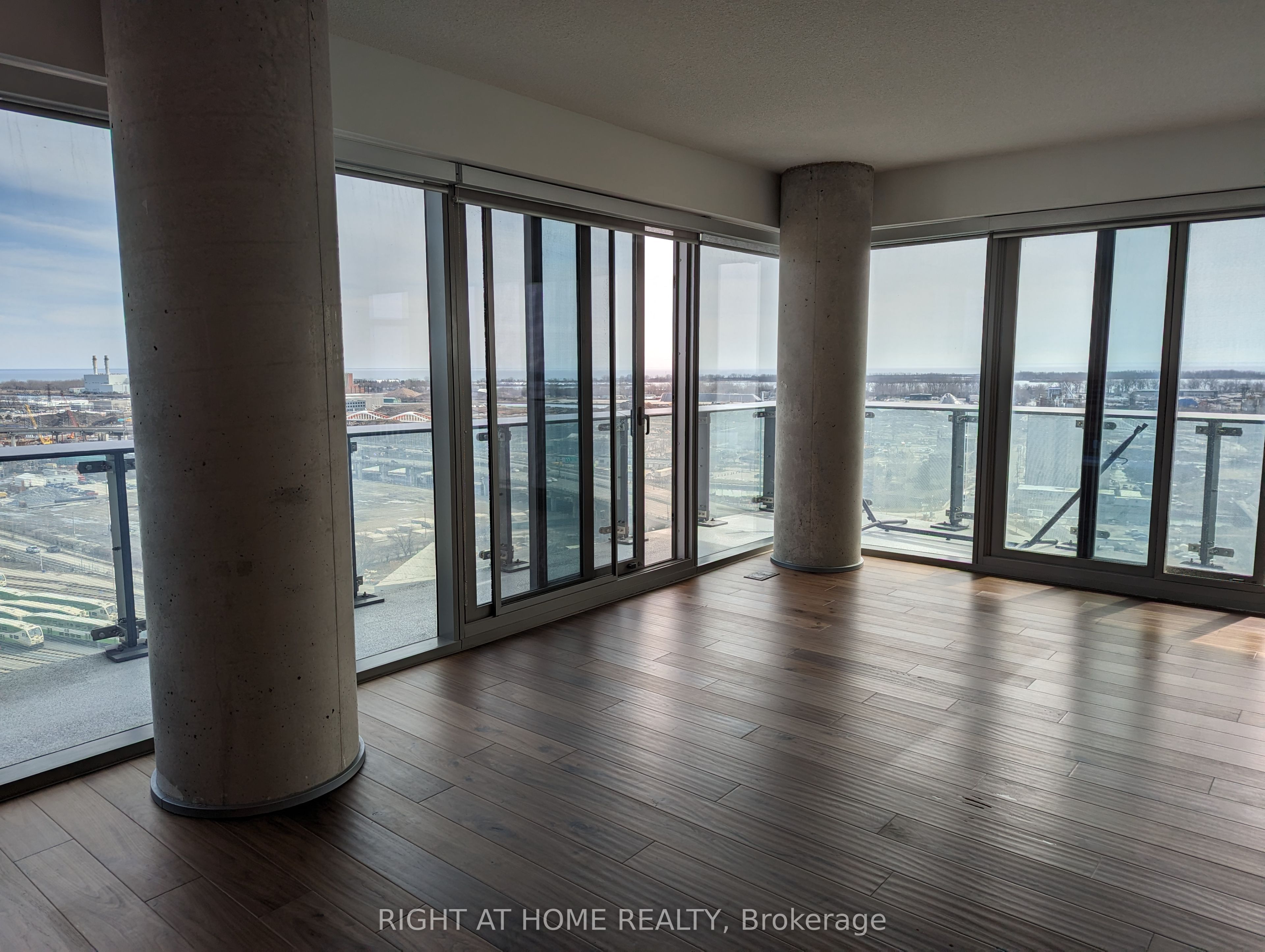 1907-390 Cherry Street, Toronto, ON, M5A 0E2