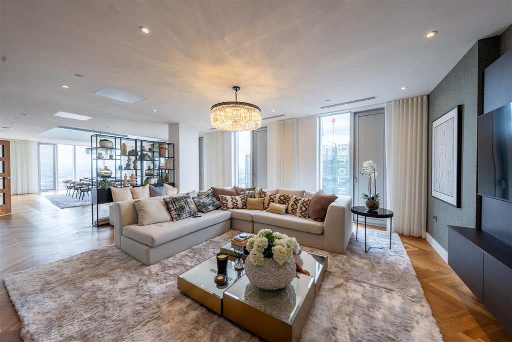 3 bed flat for saleEast Tower, Deansgate Square M15 photo 2
