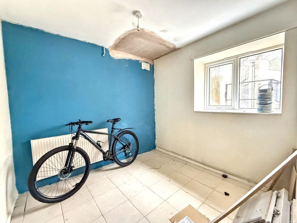 Additional image 4 of 10 bed flat for sale36A-36E High Street, Blaina NP13