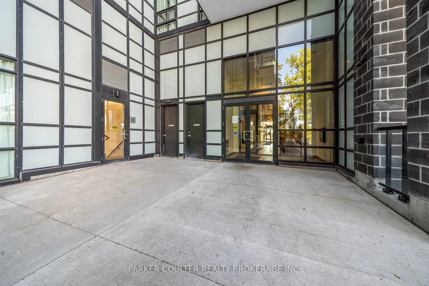 Additional image 3 of 681 Yonge Street 114