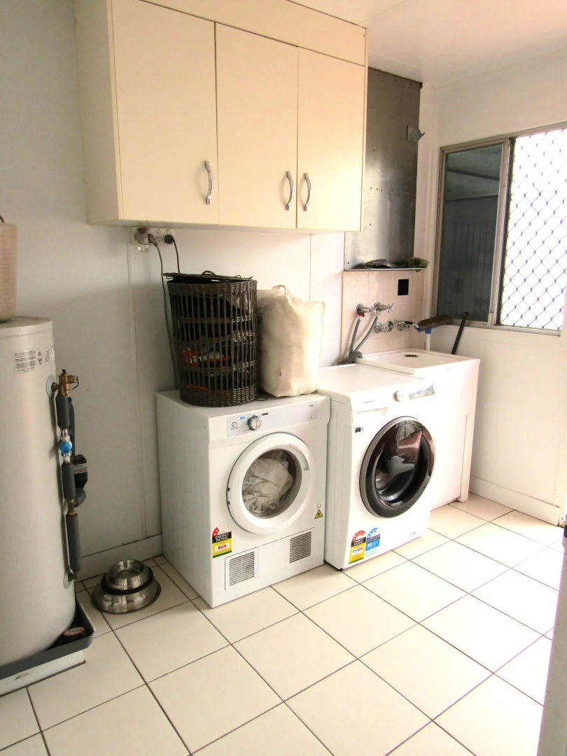 Additional image 16 of Flat 2 & 3/7 Bluff Street, Blackwater QLD 4717