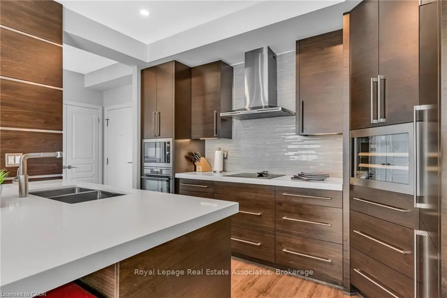 Additional image 9 of 1 Hurontario Street 609