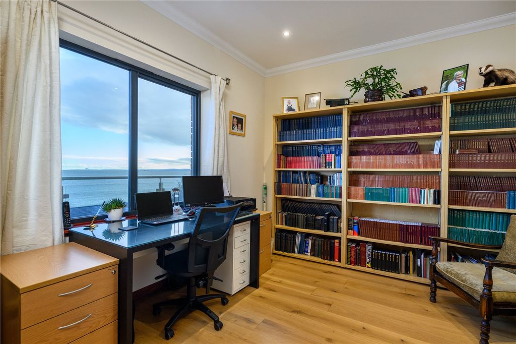 Additional image 9 of 6 bed detached house for saleCraigfoot Walk, Kirkcaldy, Fife KY1