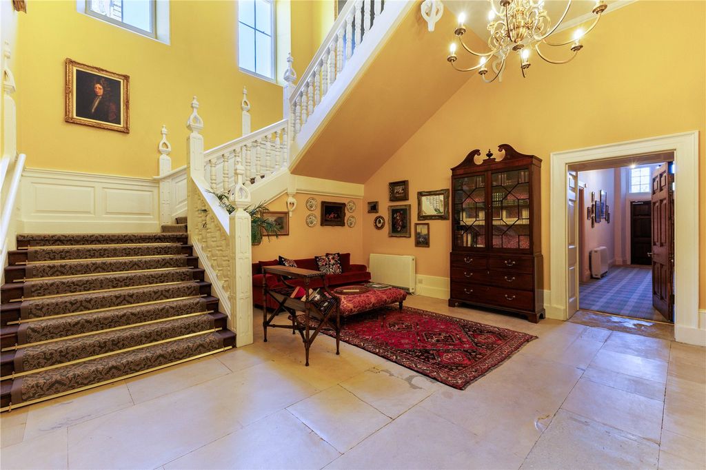 4 bed flat for saleSherborne House, Sherborne, Gloucestershire GL54 photo 2