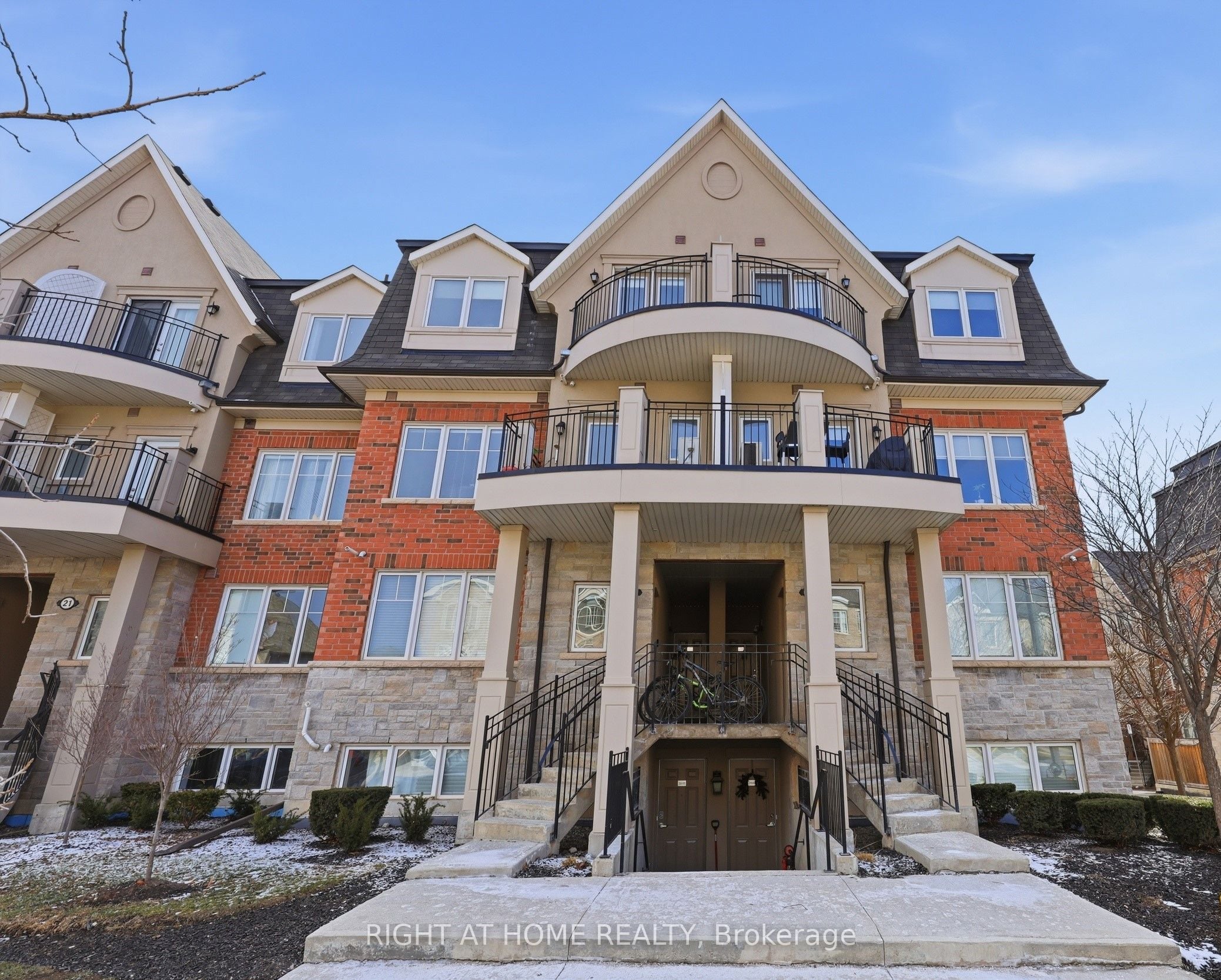 20-04-2420 Baronwood Drive, Oakville, ON, L6M 0X6