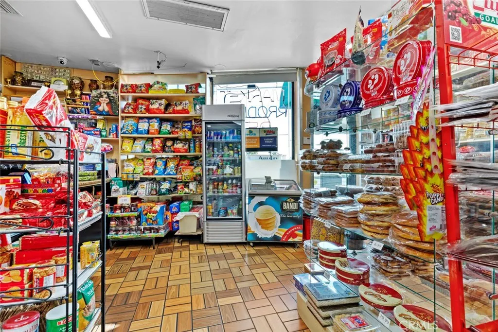 Additional image 49 of 906 S Gkenoaks Boulevard, Burbank, CA 91502