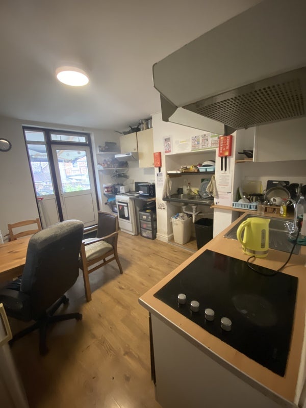 Additional image 5 of Room in a Shared Flat, Windsor St, UB8, N1 7GU