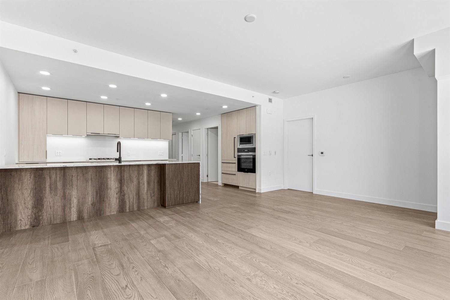 204-3590 39th Avenue W, Vancouver, BC, V6N 3A5