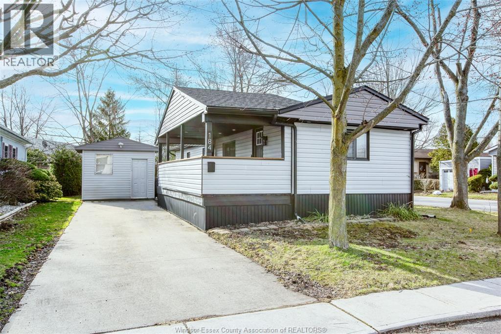184 Neil , Essex, ON, N8M2A6