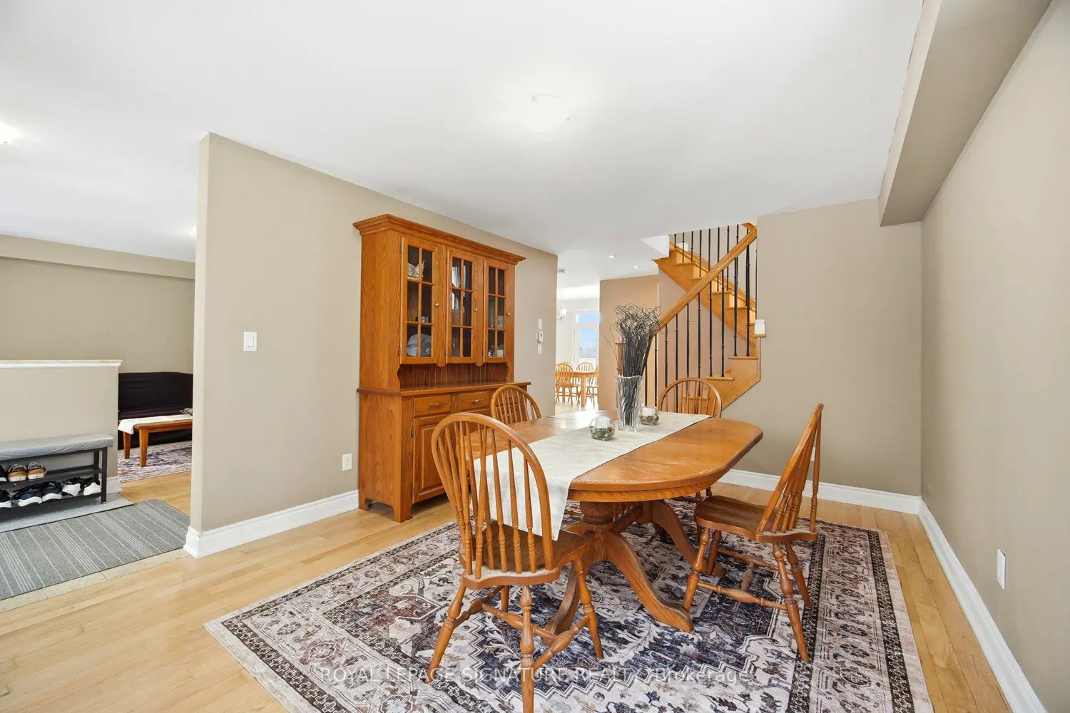 232167 Trafalgar Road photo 5