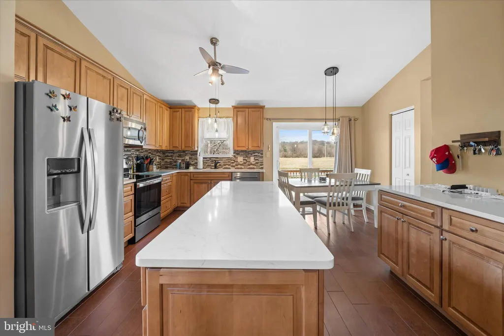 Additional image 14 of 203 N Barrington Court, Newark, DE 19702