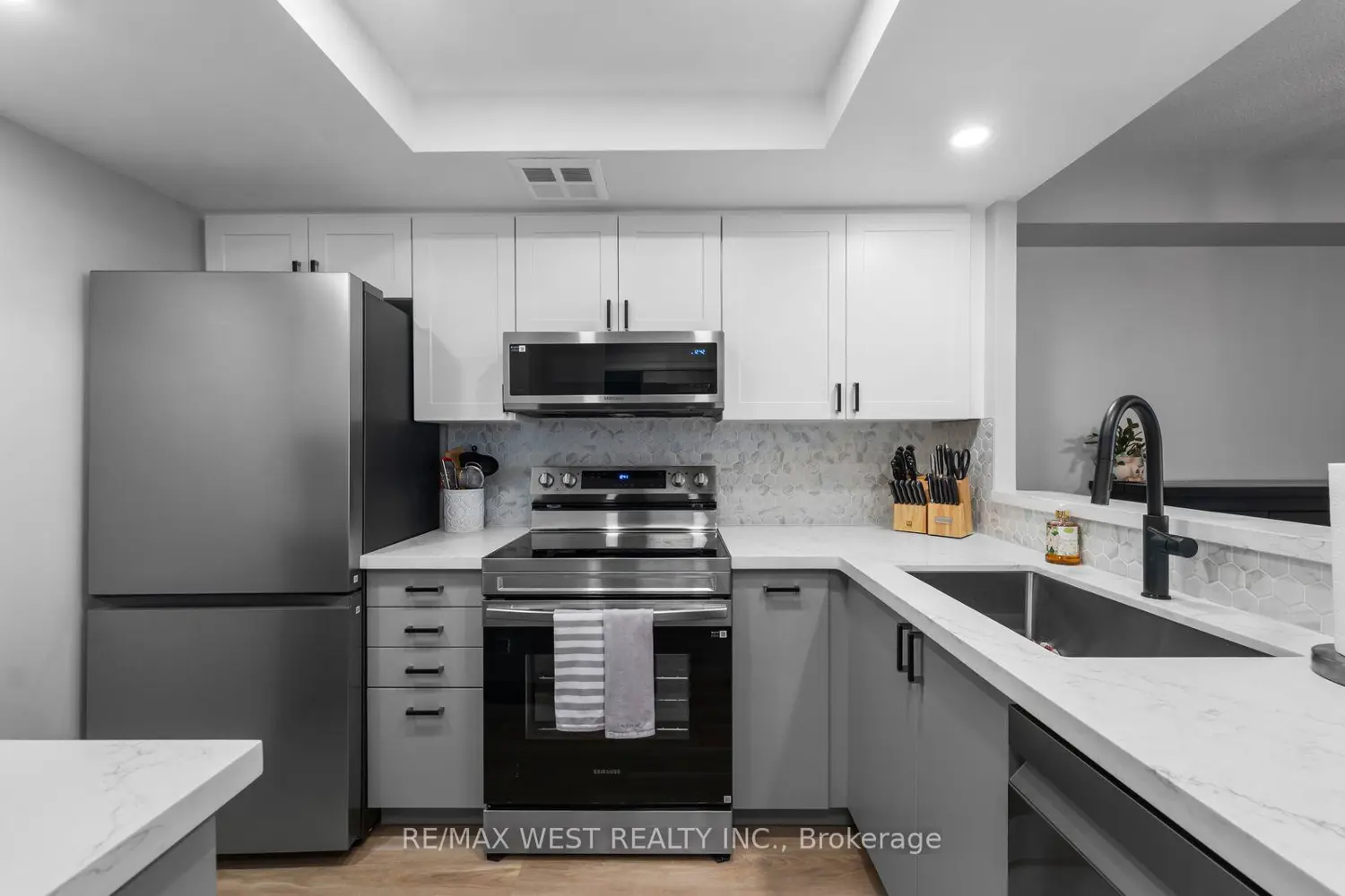 100 Observatory Lane 502 photo 3