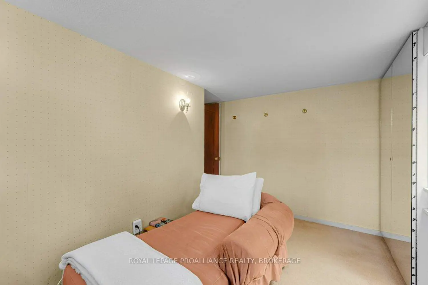 Additional image 14 of 807 Wartman Avenue