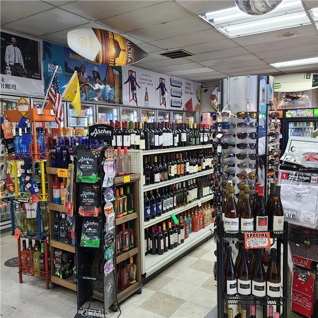 17330 Beach Boulevard, Huntington Beach, CA 92647