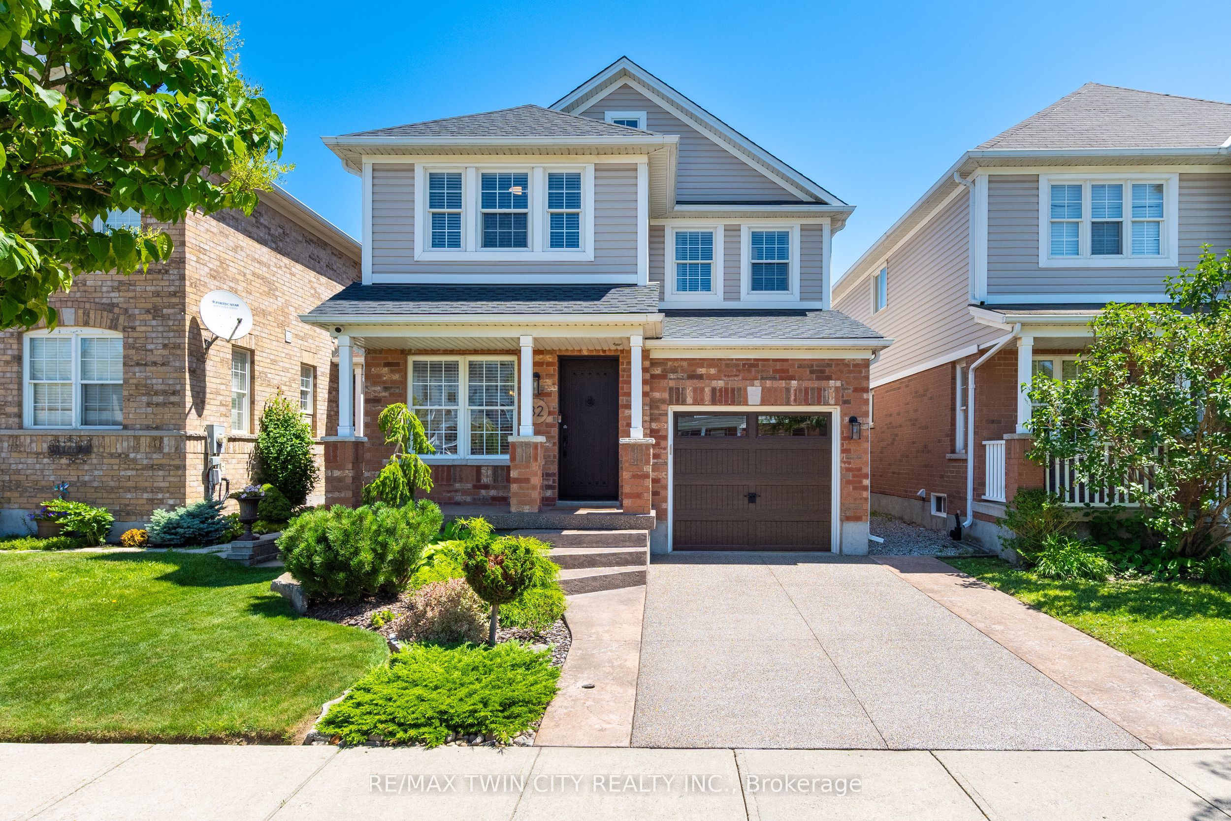 Additional image 2 of 32 Bloomington Drive, Cambridge, ON, N1P 1J4