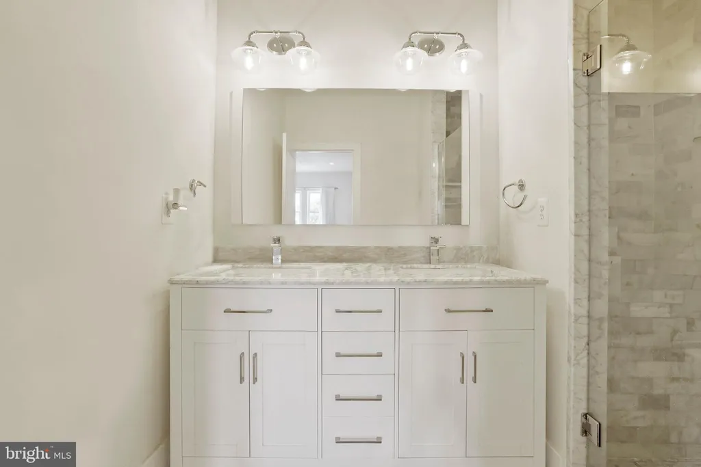 Additional image 17 of 1423 Meridian Place NW Unit 1, Washington, DC 20010