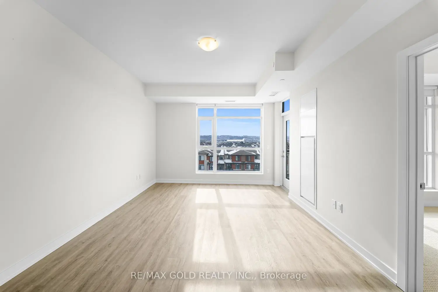 Additional image 9 of 600 North Service Road 506