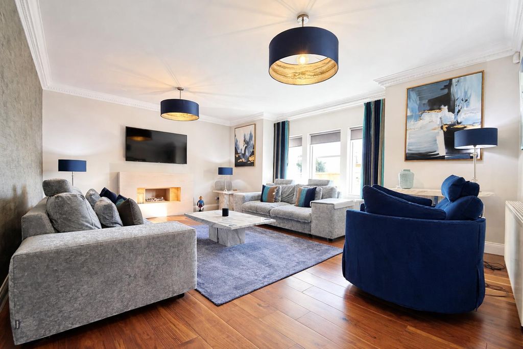 5 bed detached house for saleStation Road, Bothwell, Glasgow G71 photo 2