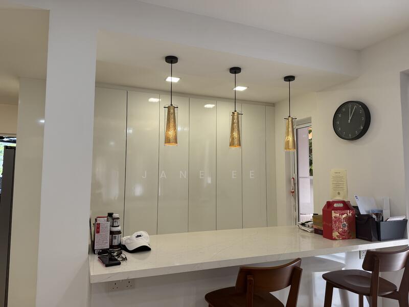 Additional image 5 of Burgundy Crescent