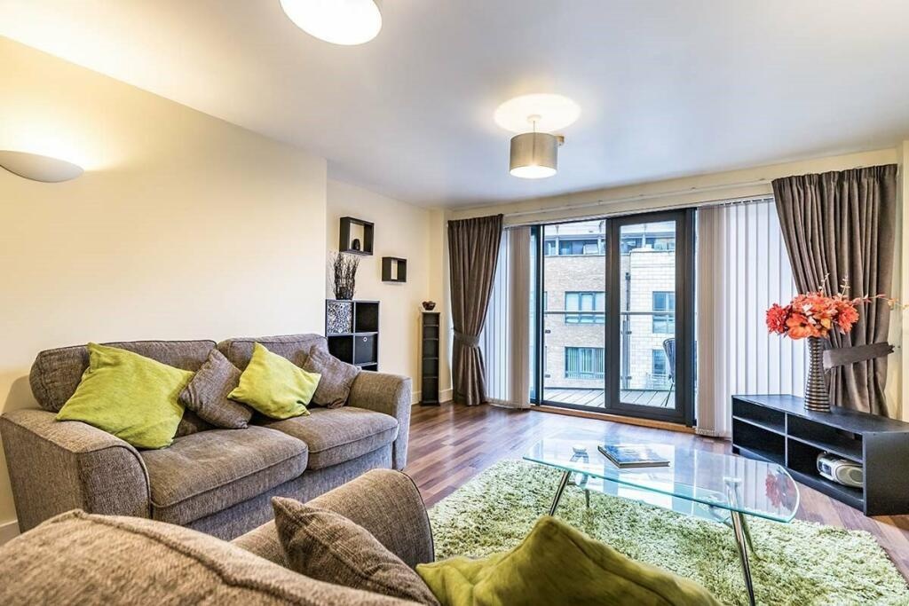 Additional image 2 of 2 Bed Flat, Medlock Place, M15, N1 7GU