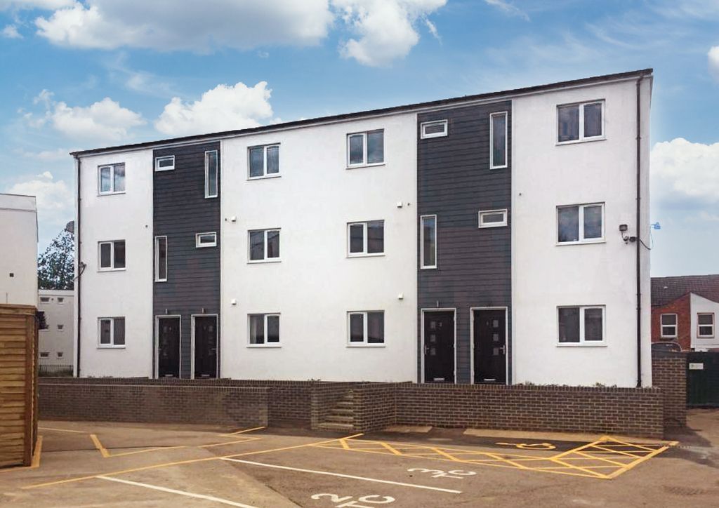14 bed property for saleNorthampton, Northamptonshire NN5