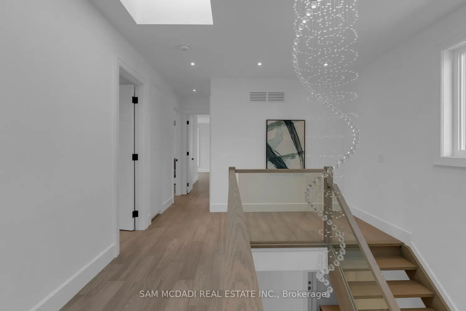 Additional image 14 of 1050 Edgeleigh Avenue