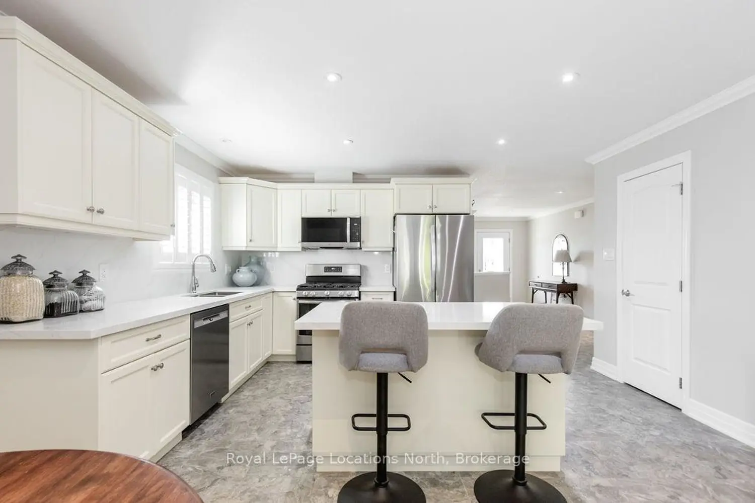 124 New York Avenue photo 5