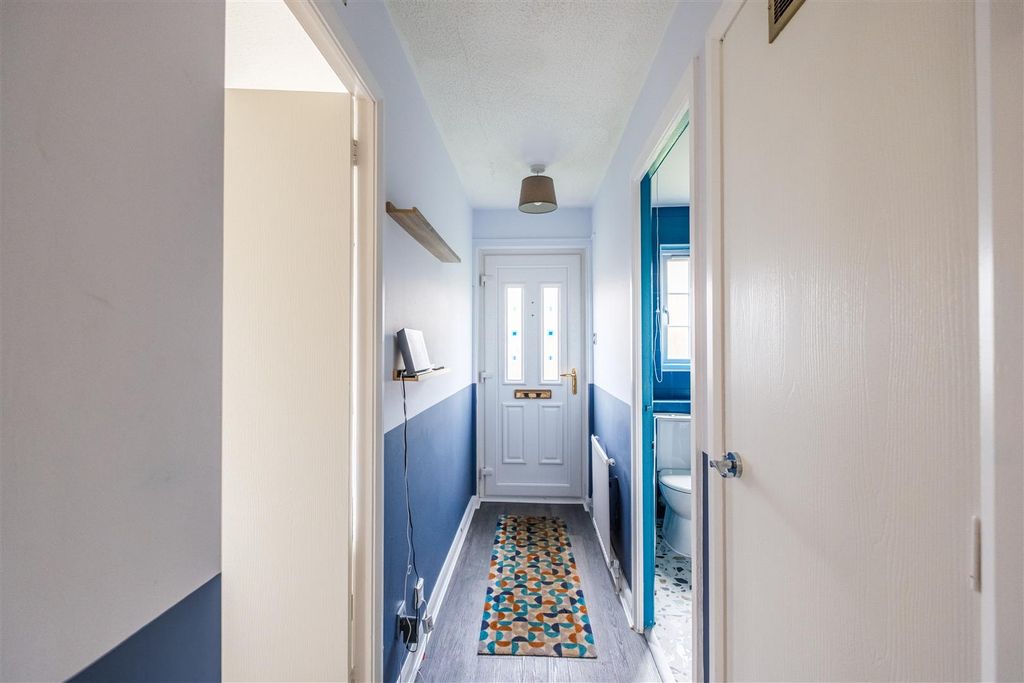 2 bed flat for saleCherrytree Place, Strathaven ML10 photo 2