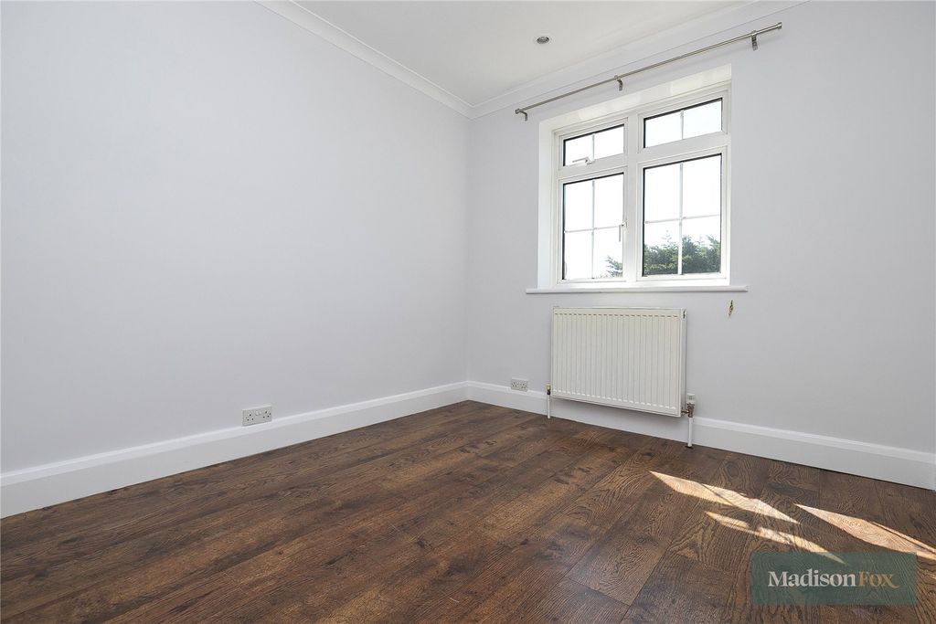 Additional image 19 of 3 bed detached house for saleAlderton Rise, Loughton, Essex IG10