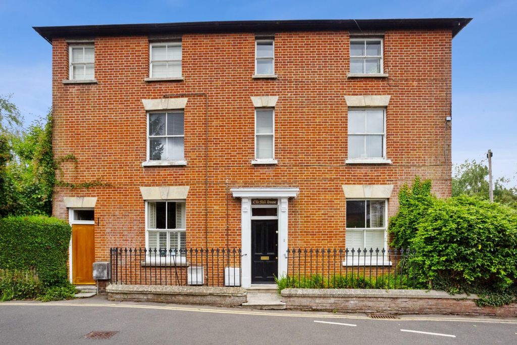1 bed flat for saleMiddle Street, Harnham SP2