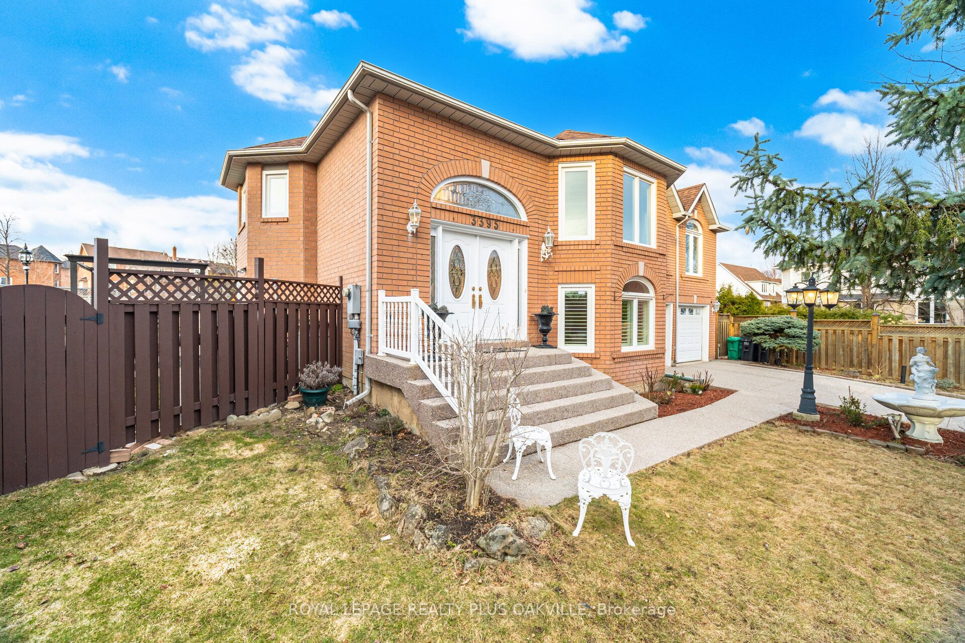 Additional image 2 of 3395 Trelawny Circle, Mississauga, ON, L5N 6N6