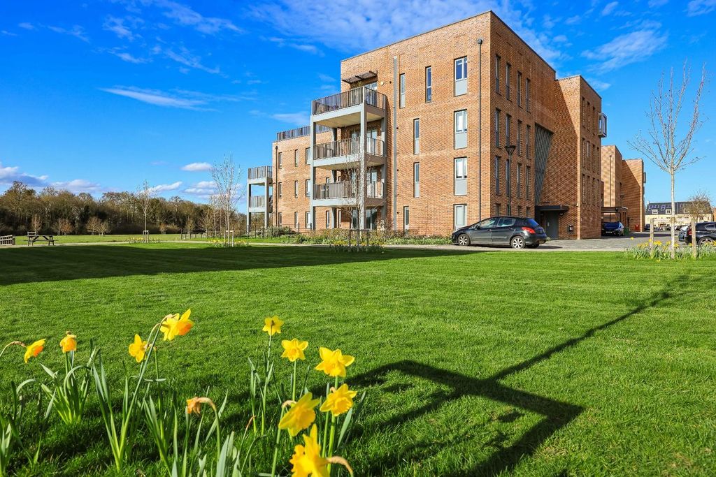 3 bed flat for saleRenard Way, Trumpington, Cambridge CB2