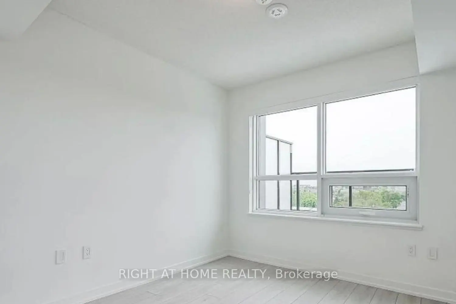 Additional image 4 of 556 Marlee Avenue 521