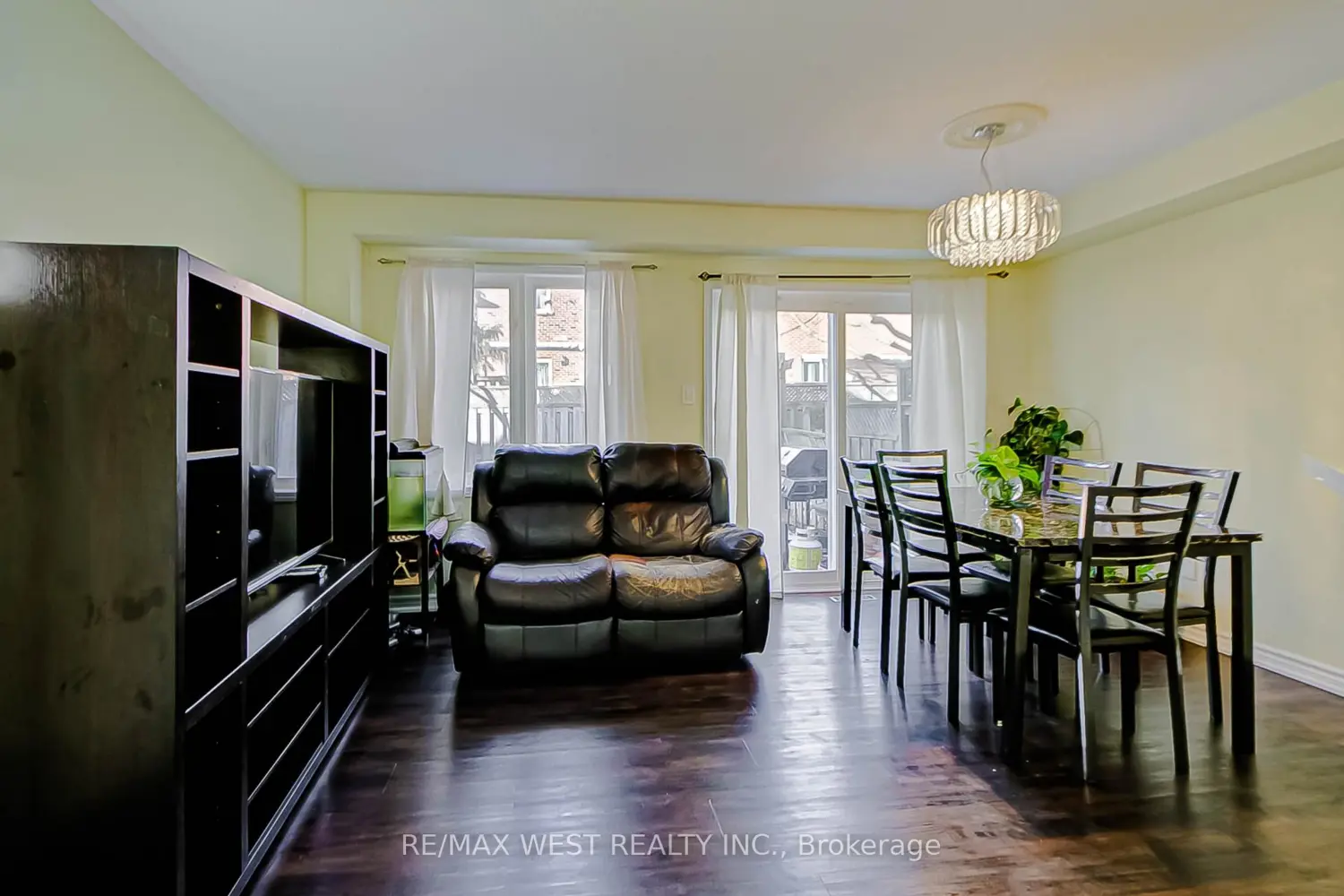 Additional image 9 of 6400 Lawrence Avenue 12