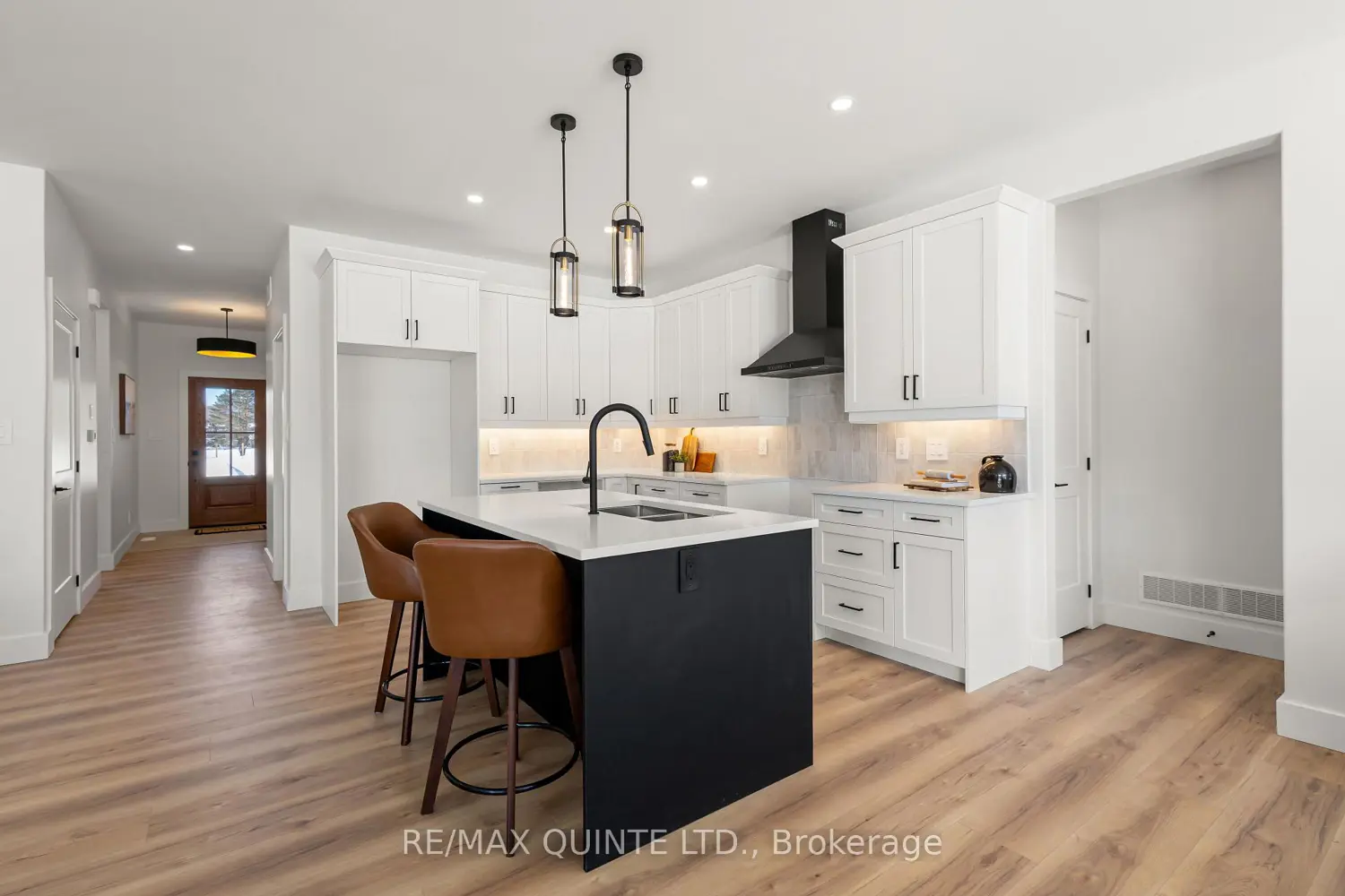 8 Deerview Drive photo 5