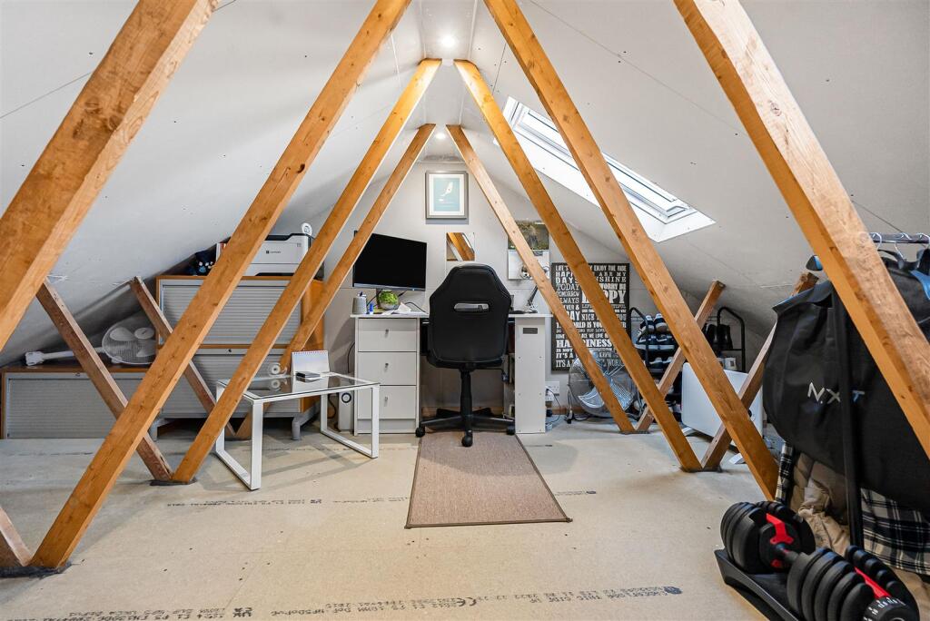 Additional image 19 of Wellington Drive, Welwyn Garden City