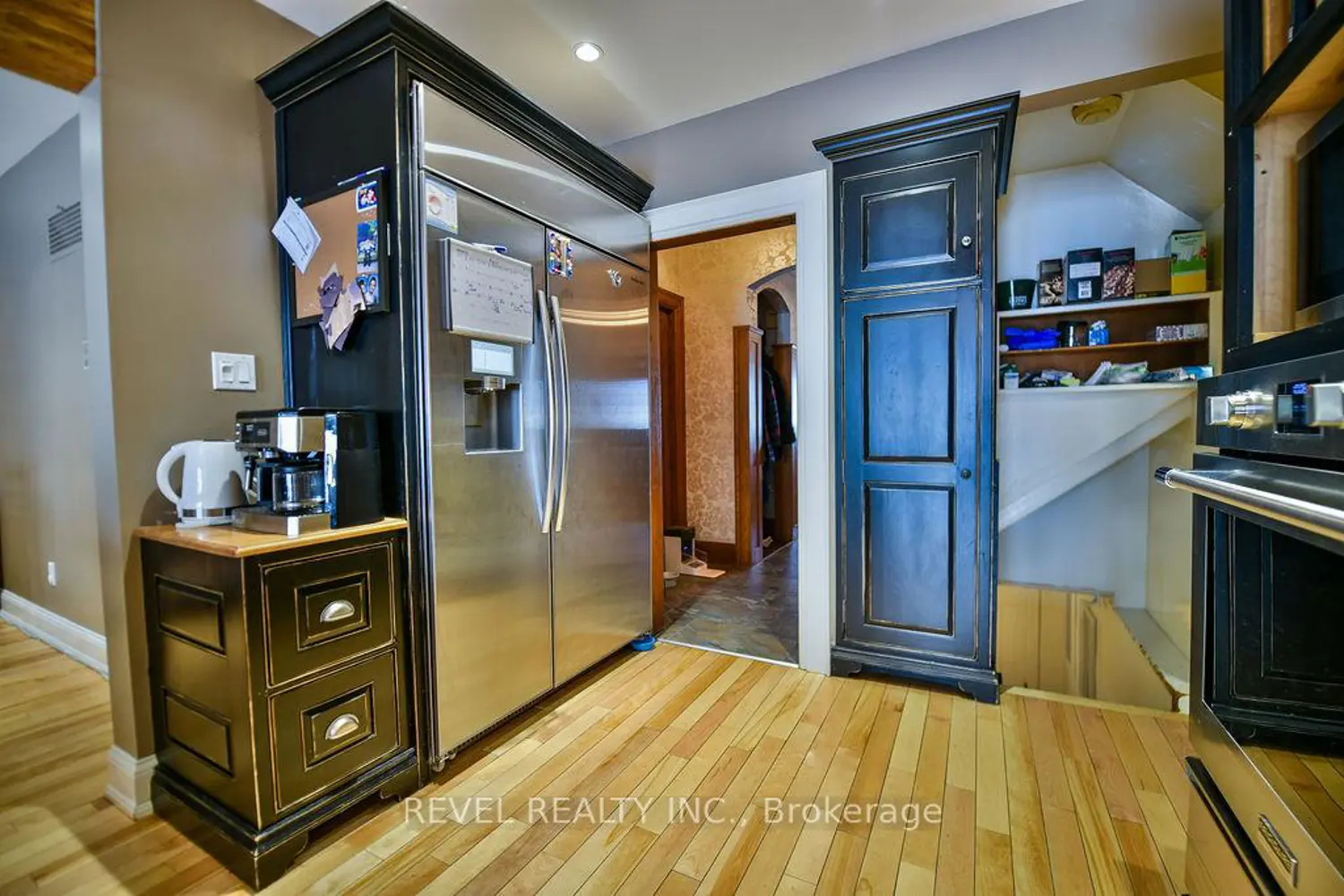 184 Hemlock Street photo 2