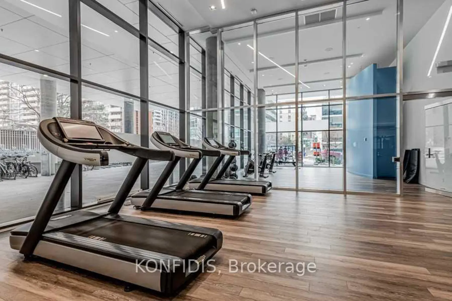 Additional image 19 of 161 Roehampton Avenue 732