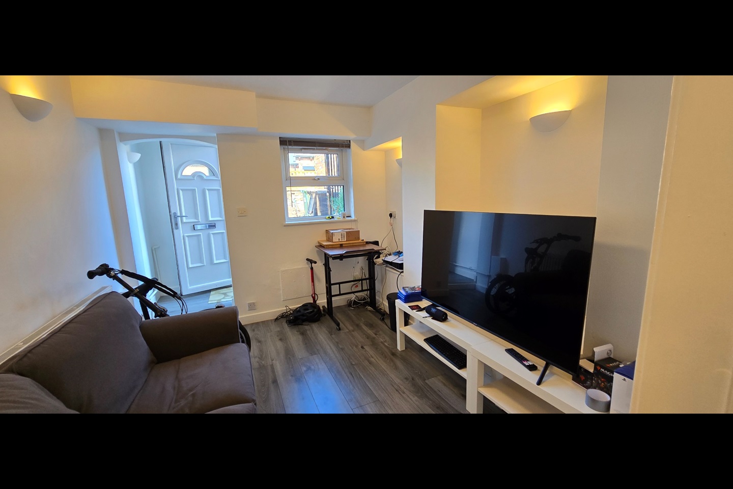1 Bed Flat, Kirkstall Lane, LS5, N1 7GU