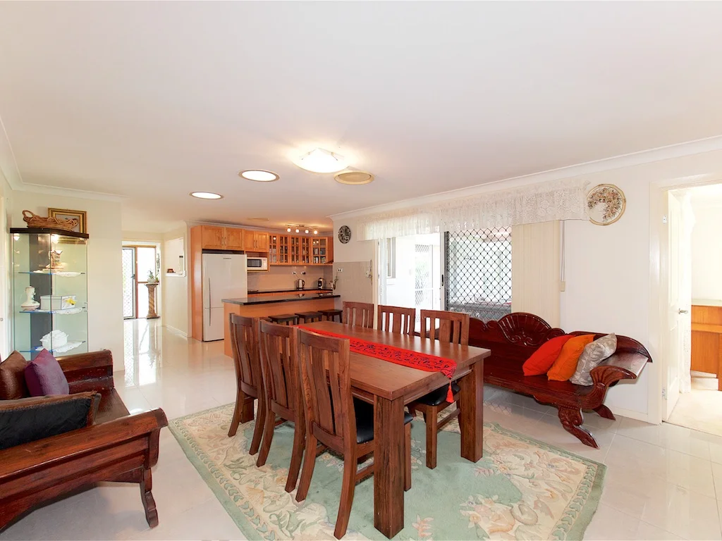 Additional image 11 of 14 Helmsley Court, Carindale QLD 4152