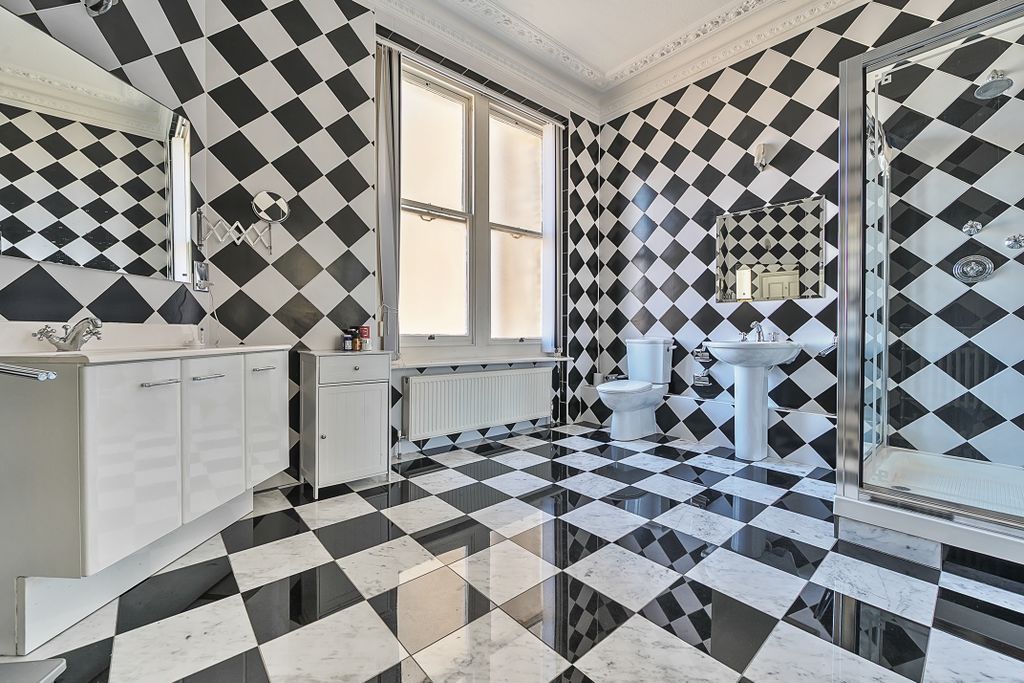 Additional image 6 of 2 bed flat for saleGrand Avenue, Hove BN3