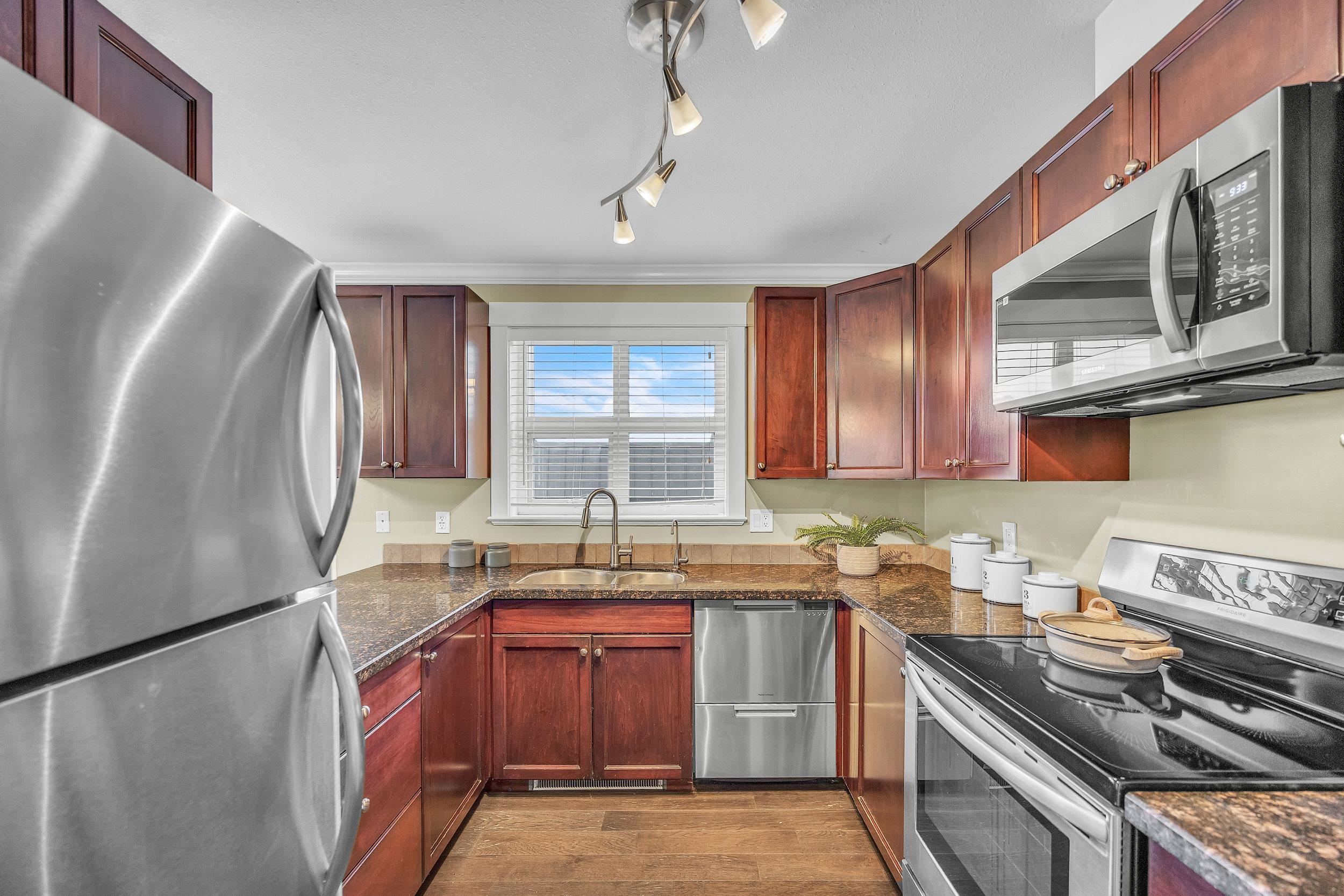 Additional image 6 of 302-152 12th Street E, North Vancouver, BC, V7L 2J4