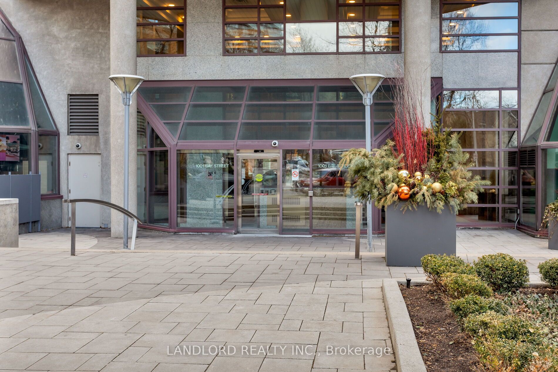 Additional image 3 of 1202-1001 Bay Street, Toronto, ON, M5S 3A6