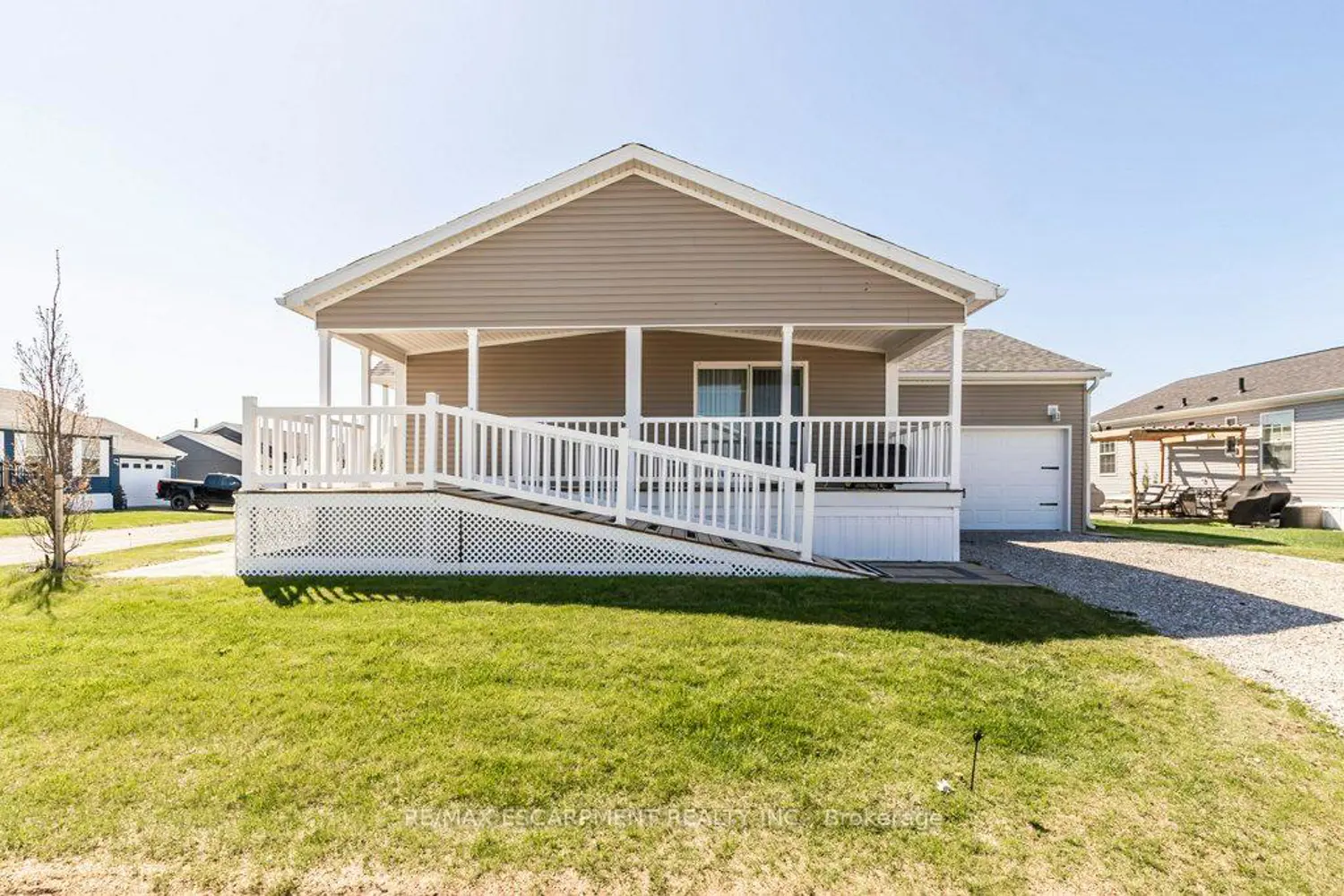 3 Copper Beech Drive photo 4