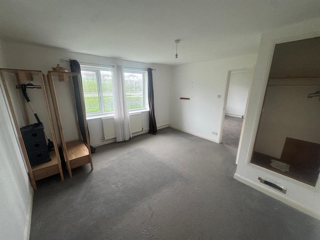 Additional image 4 of 2 bed flat for sale30 Observatory Avenue, Hakin, Milford Haven SA73