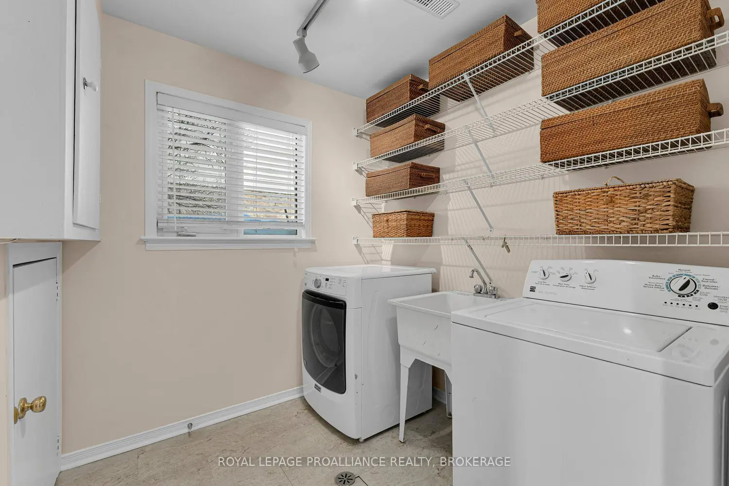 Additional image 15 of 660 Roosevelt Drive